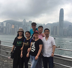 关于这次公司组织的旅游活动，目的是既让大家在每日繁忙的工作之余能有一个身心放松的过程体验，又是提供员工外出学习交流减压的好机会，重要的是在体现出集团对职工关怀的基础上，如何把团队精神融入到活动中，营造员工团结凝聚、活跃、奋进的氛围。
2016年4月7日上午在常总的安排下大家品尝了非常丰盛地道的港式早茶。