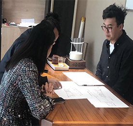 江苏安博电竞装饰工程有限公司始终秉承“客户第一”的服务宗旨，坚持以市场需求为导向，以客户满意为目标，致力打造最优质的工程，为客户提供最佳的产品和服务。