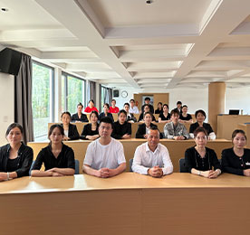 人间四月芳菲。剿绿一ㄊ际⒖。2023年4月，常商学院贯彻“培养卓越人才，打造学习型企业”的使命，开展多项培训活动。