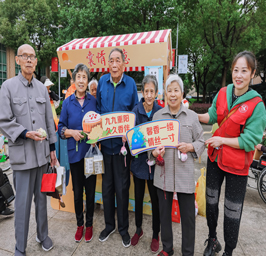 10月20日上午，武进人民商场商圈联合工会走进武进夕阳红康乐中心开展“向美好 盼岁长”“我们的节日·重阳”游园会。