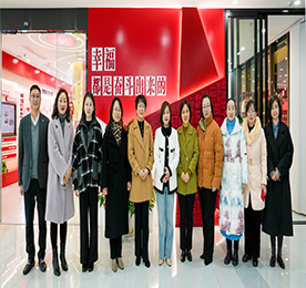 2月28日下午，常州市妇联调研武进“三新”领域妇联组织建设活动走进武进人民商场。